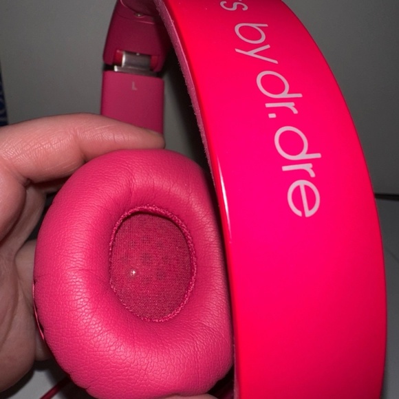 Beats Headphones Pink – Wired w/ Volume Control – Great Condition - Picture 5 of 13